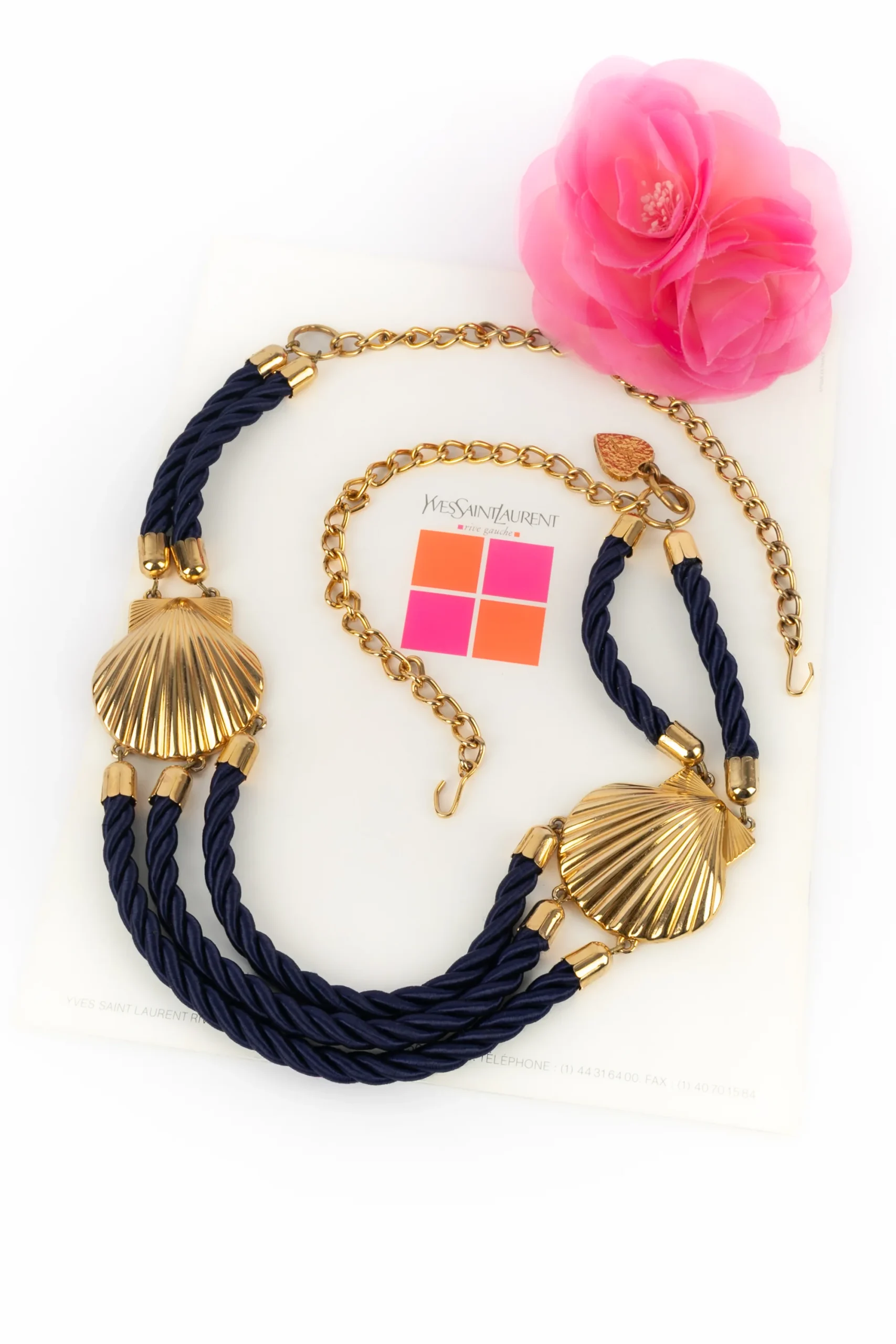 Collier coquillage Yves Saint Laurent – Image 2
