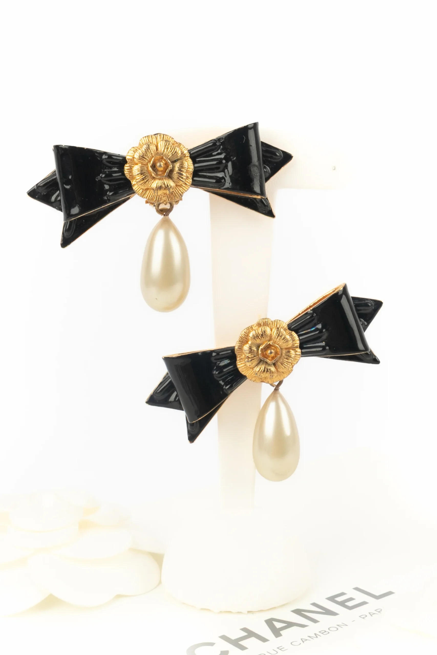 Boucles d'oreilles "Noeud" Chanel 1988 – Image 2