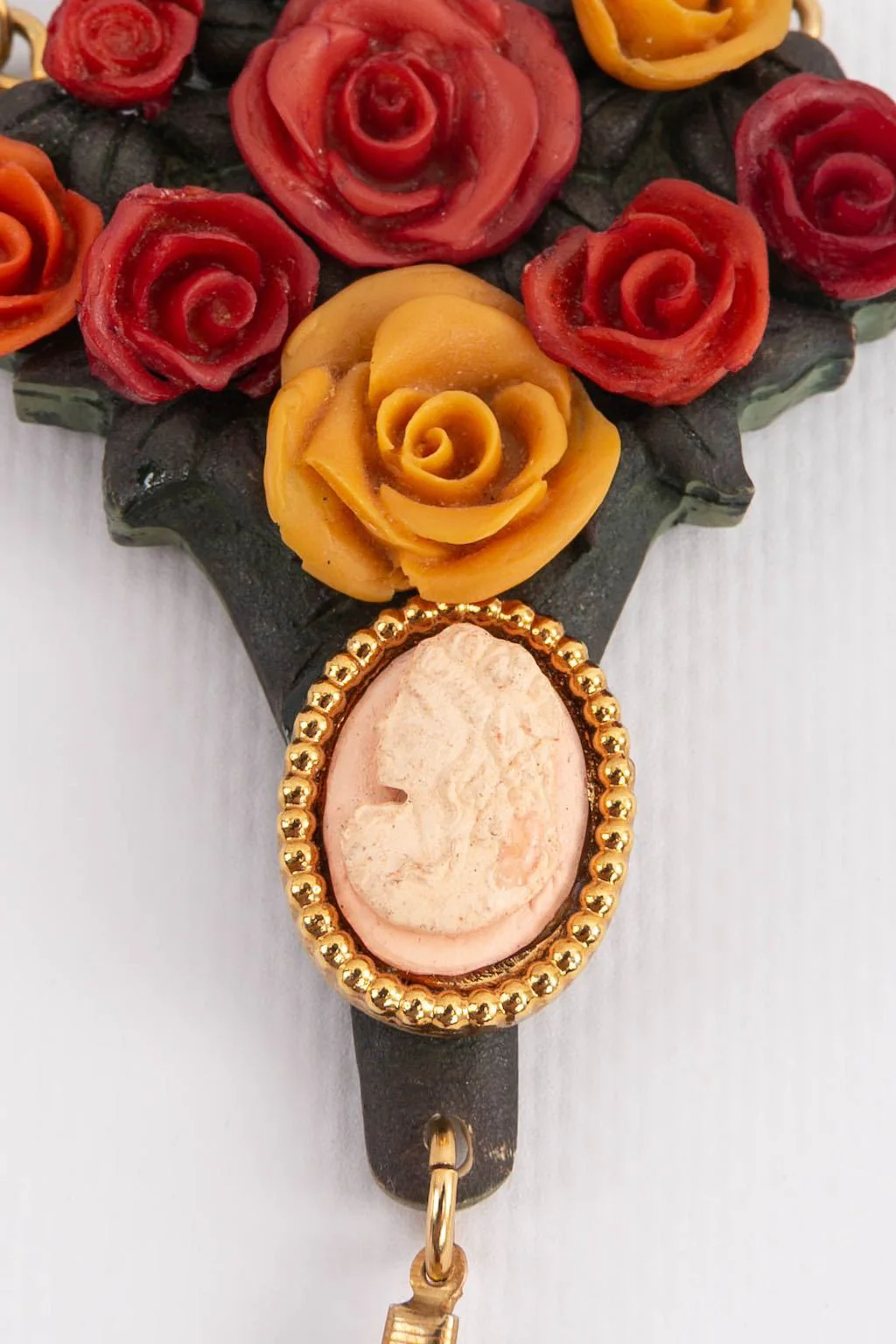 Collier roses Chantal Thomass Défilé – Image 8