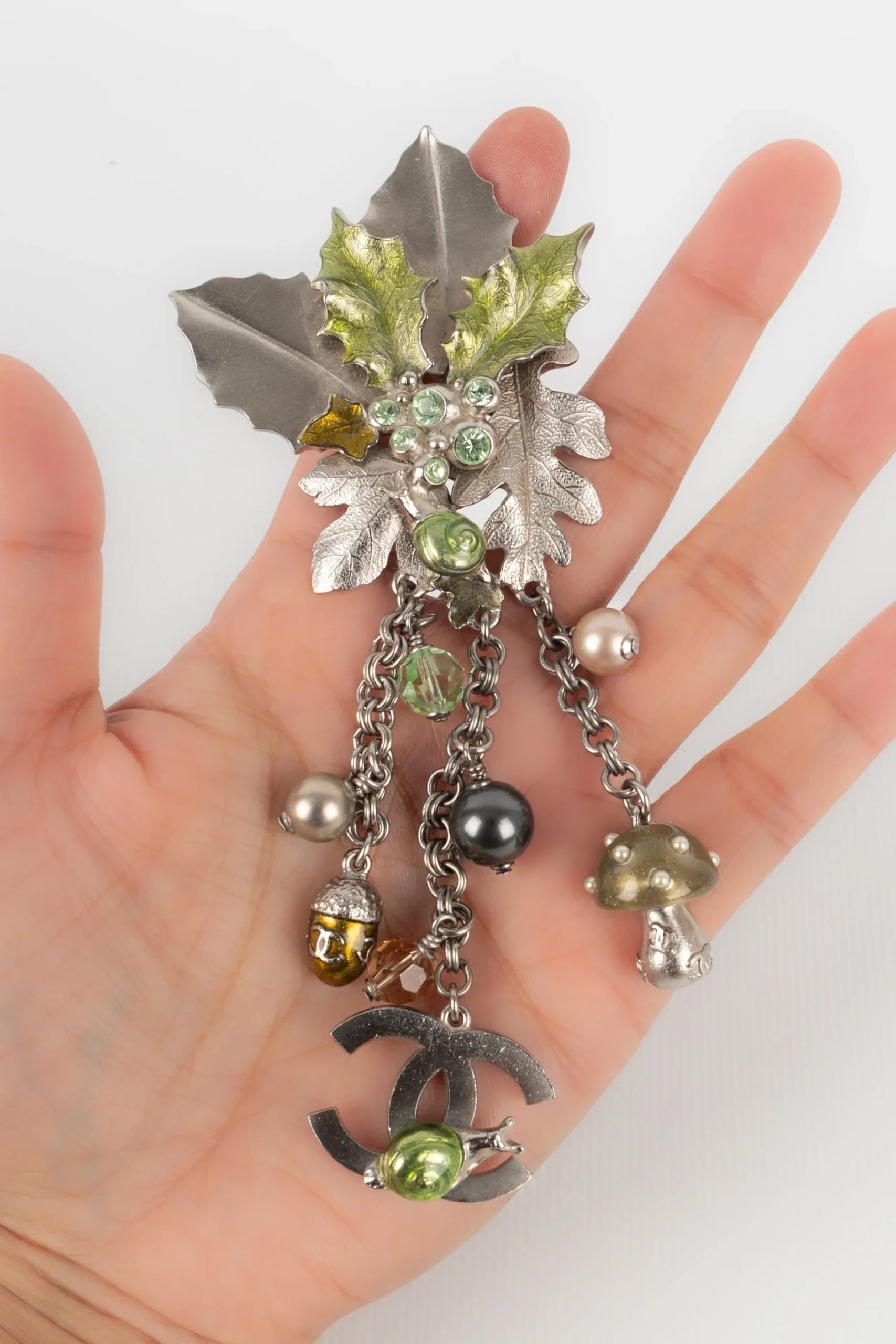 Broche pendentif Chanel 2005 – Image 5