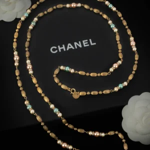 Collier de perles Chanel 1960's