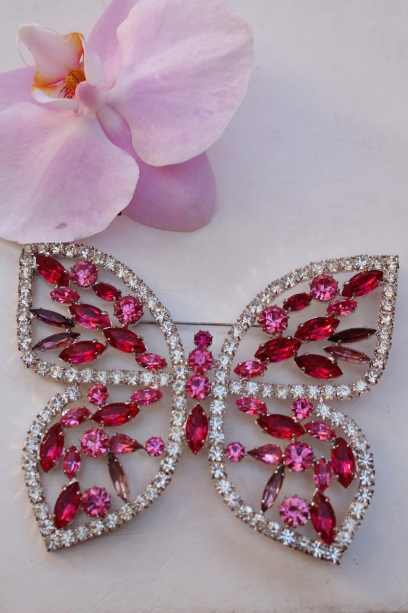Broche papillon à strass roses et blancs – Image 2