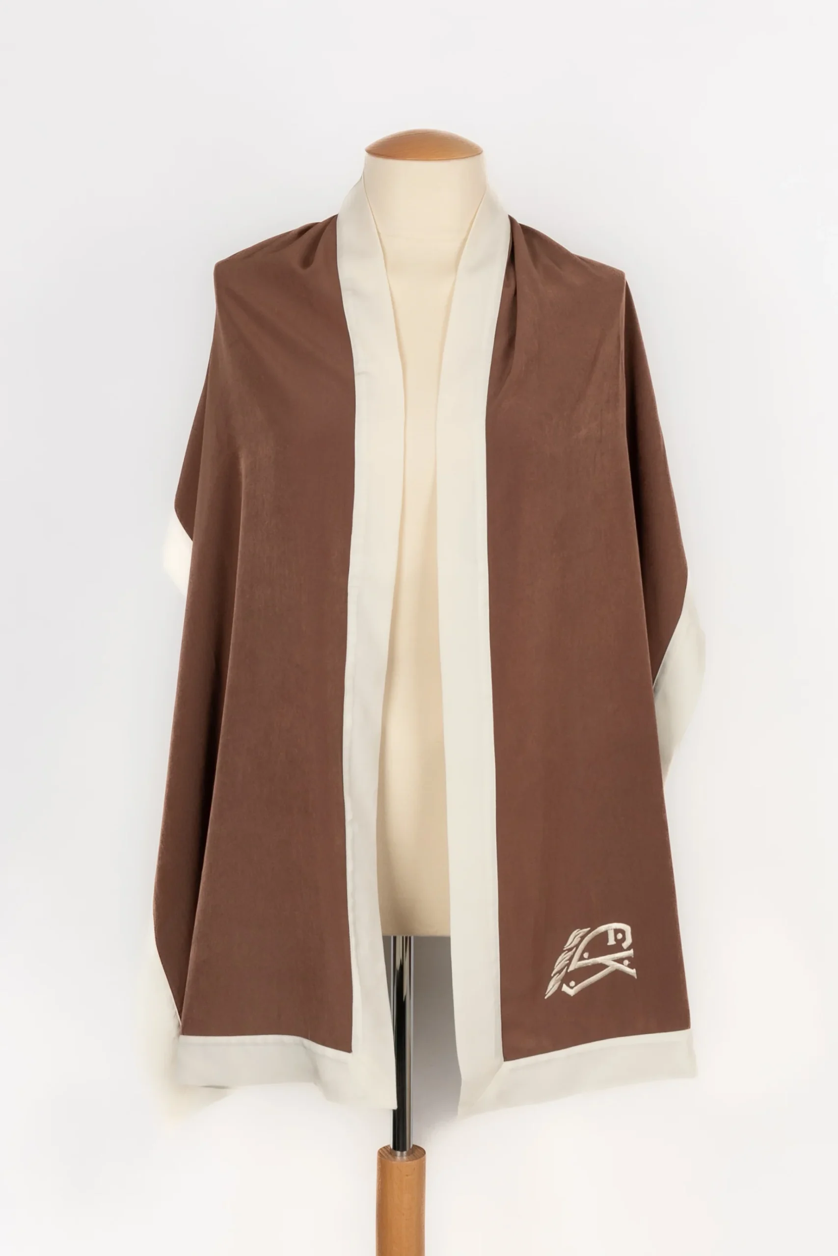 Echarpe en soie Emmanuelle Khanh