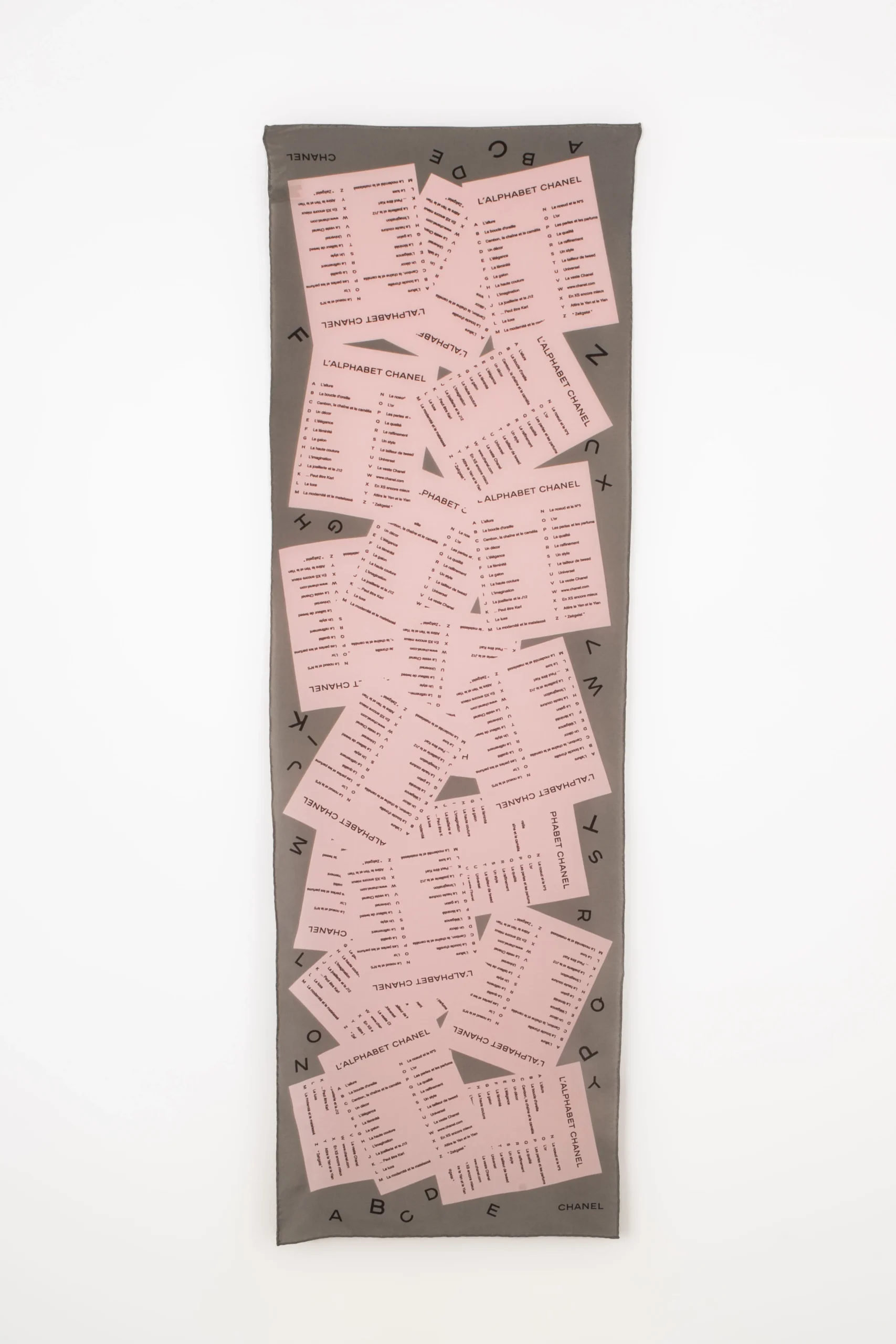 Echarpe / Foulard en soie Chanel – Image 3