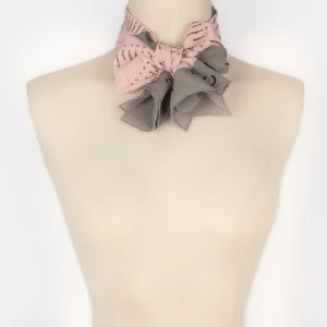 Echarpe / Foulard en soie Chanel