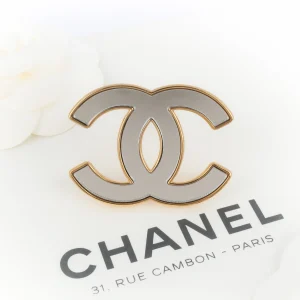 Broche cc Chanel 2024