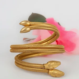 Bijou de théâtre en métal doré