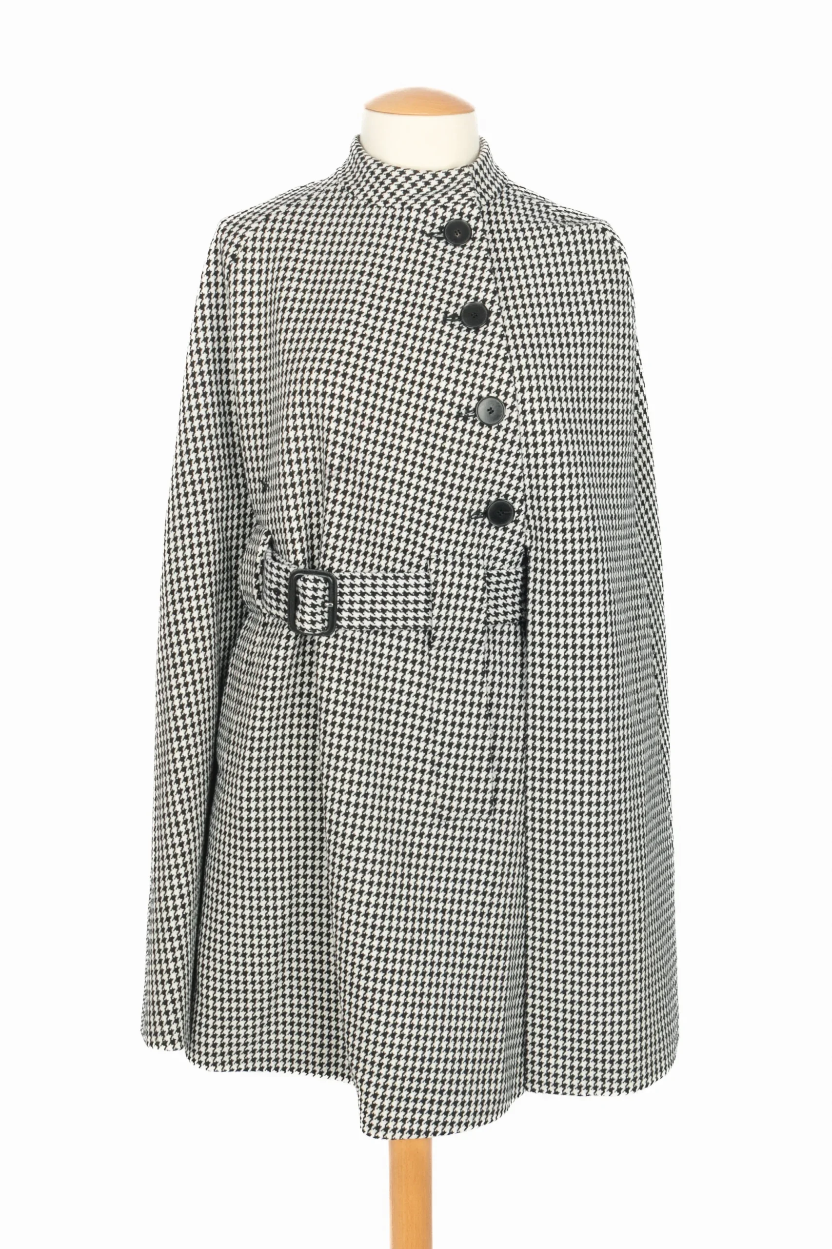 Cape Christian Dior Pre-fall 2017 – Image 2