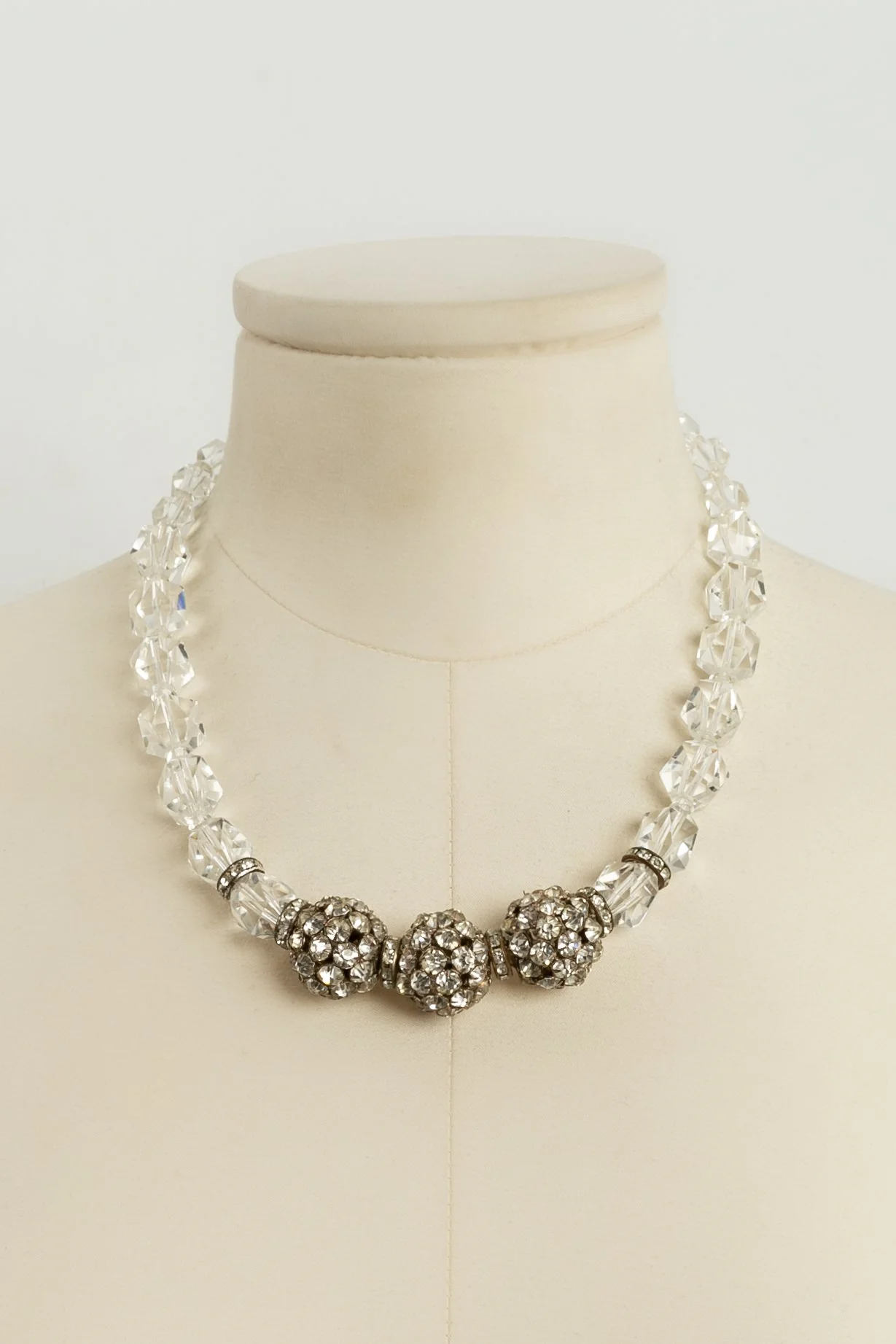 Collier de boules strassées ancien – Image 4