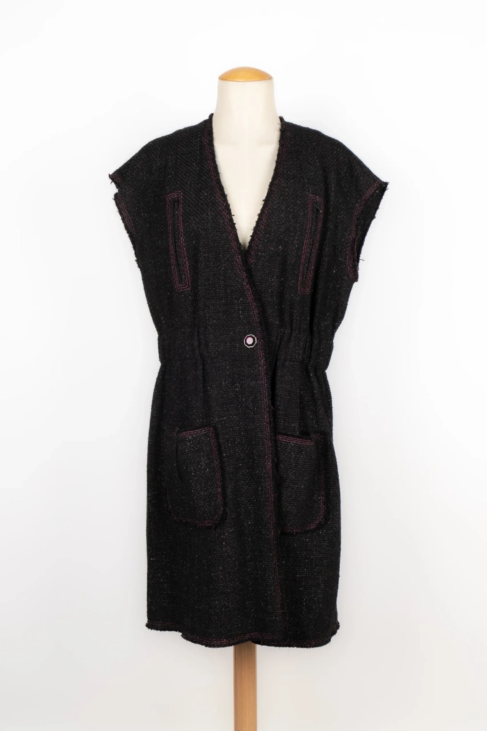 Robe en tweed Chanel – Image 2