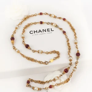 Collier / sautoir Chanel