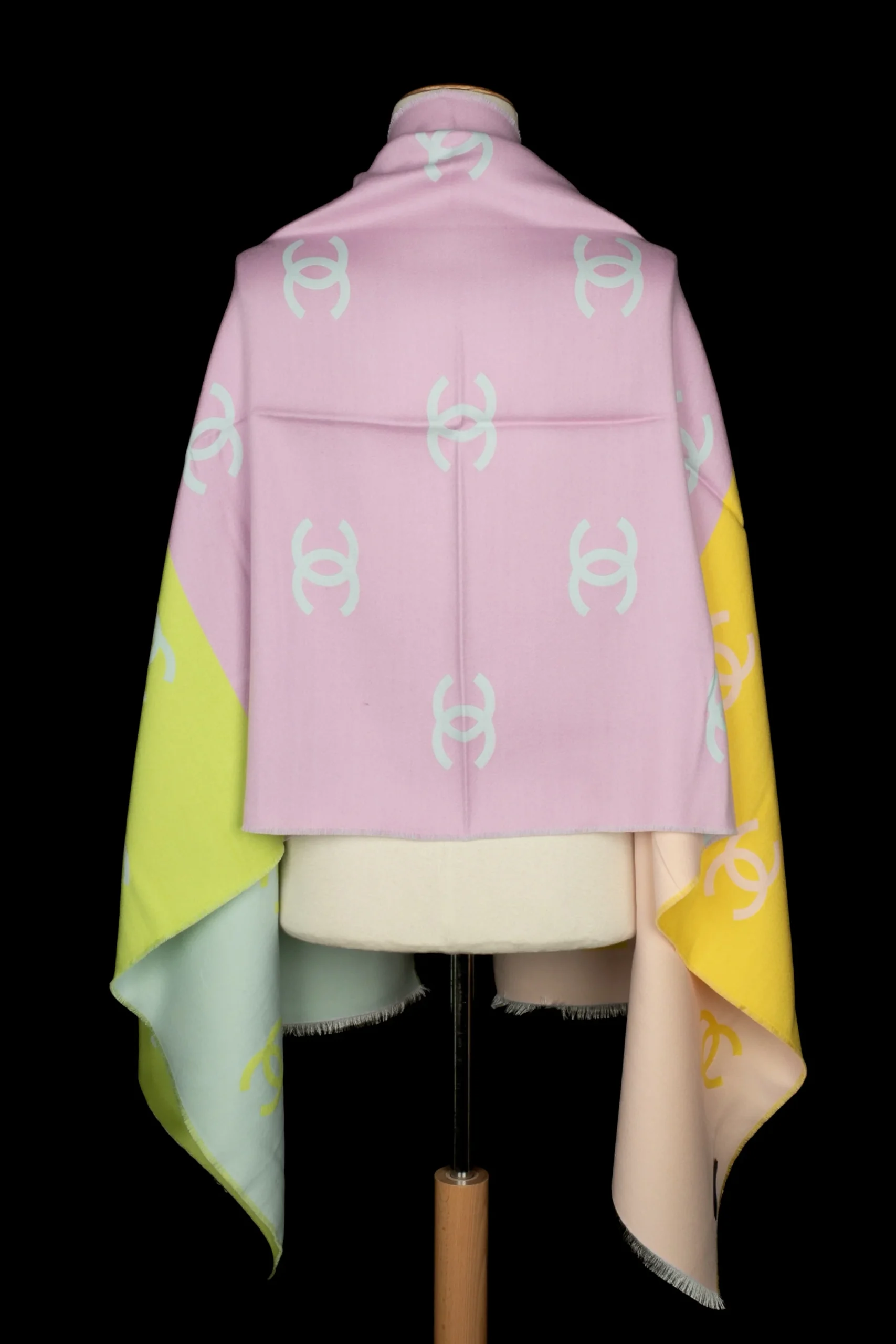 Écharpe tricolore Chanel – Image 6