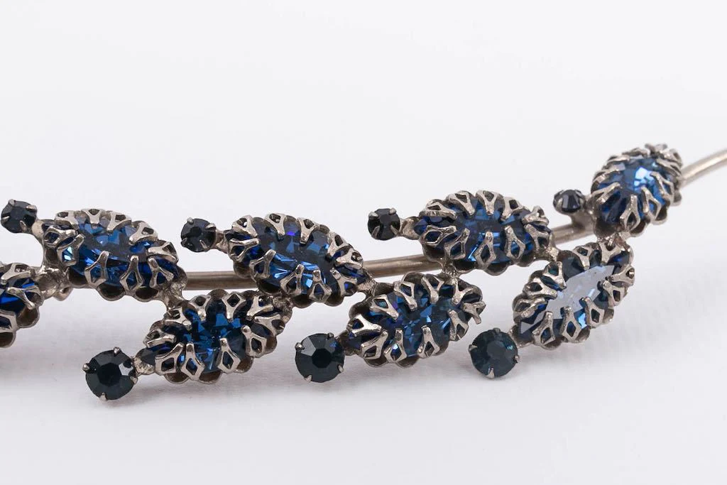 Couronne ancienne en métal argenté et strass bleus – Image 9