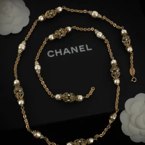 Collier sautoir Chanel Epoque Coco