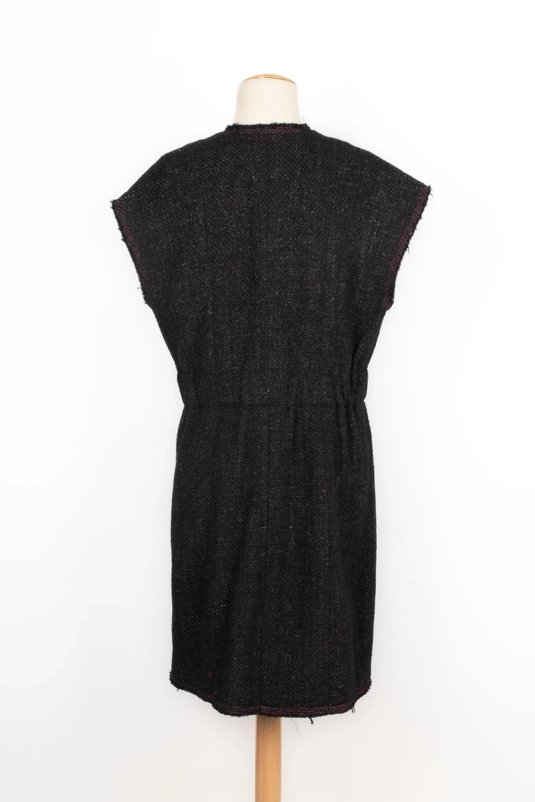 Robe en tweed Chanel – Image 4