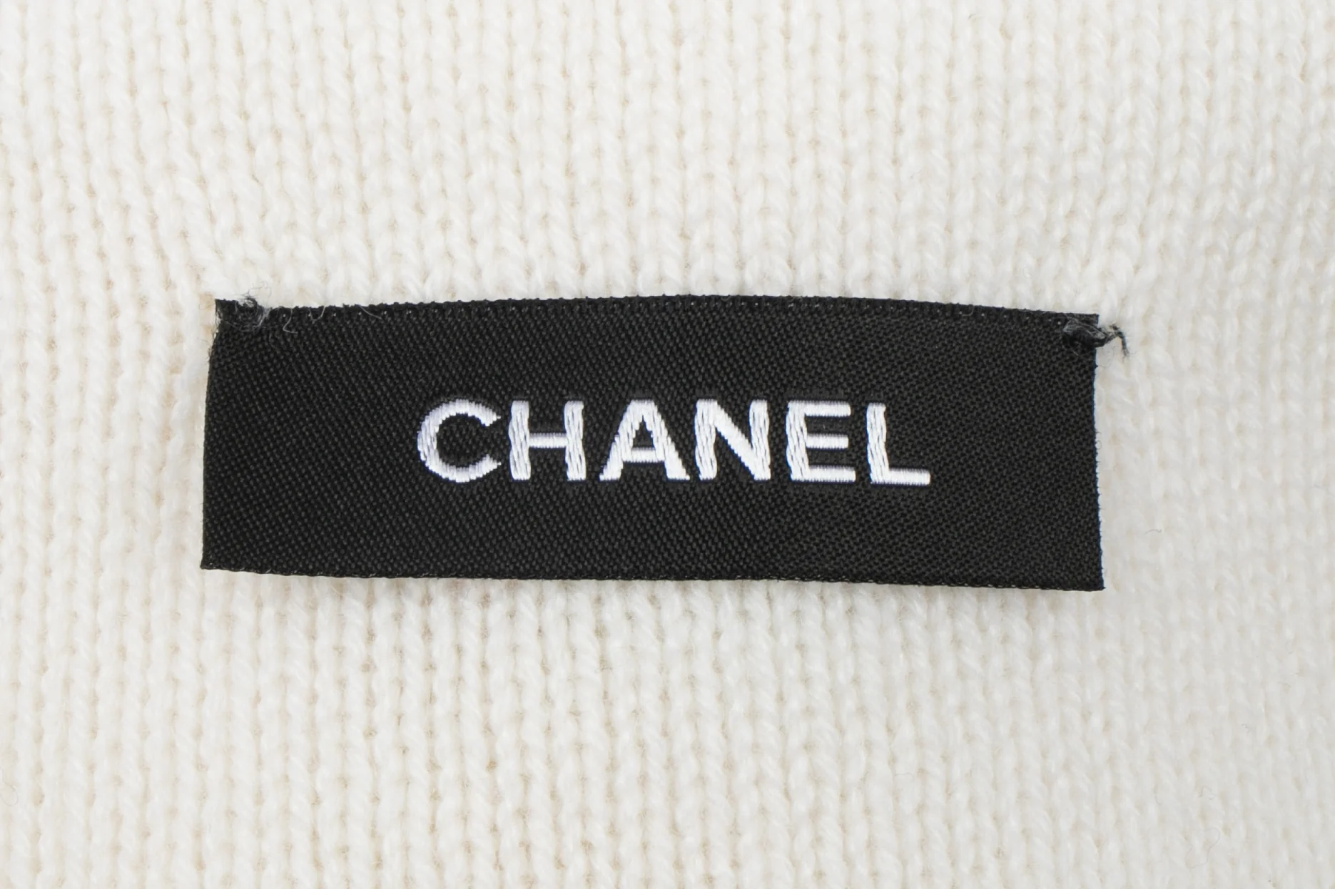 Ensemble d'hiver en cachemire Chanel 2025 – Image 9