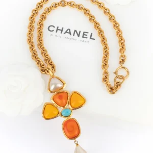 Collier pendentif Chanel Printemps 1993