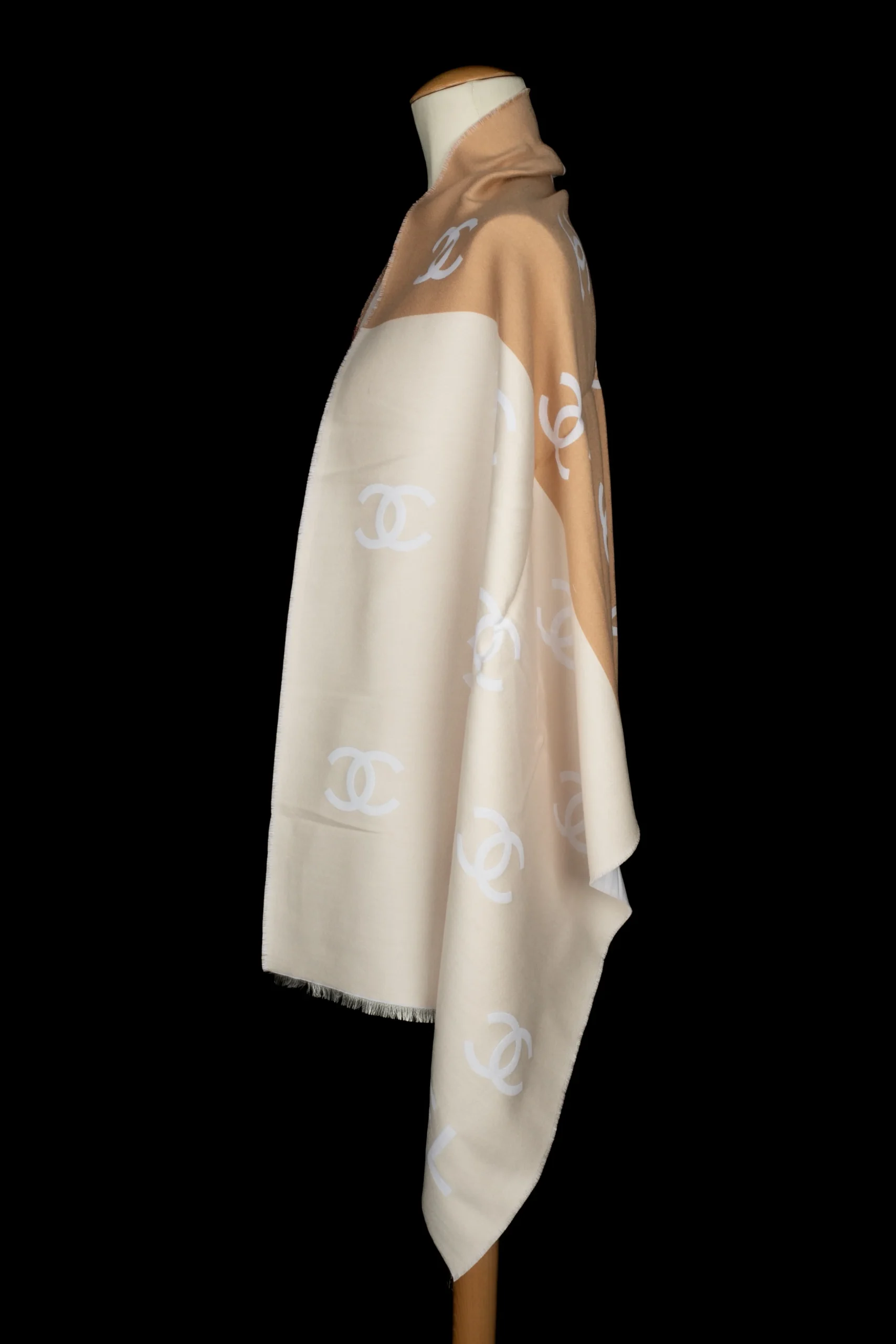 Écharpe tricolore Chanel – Image 7