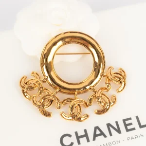 Broche cc Chanel