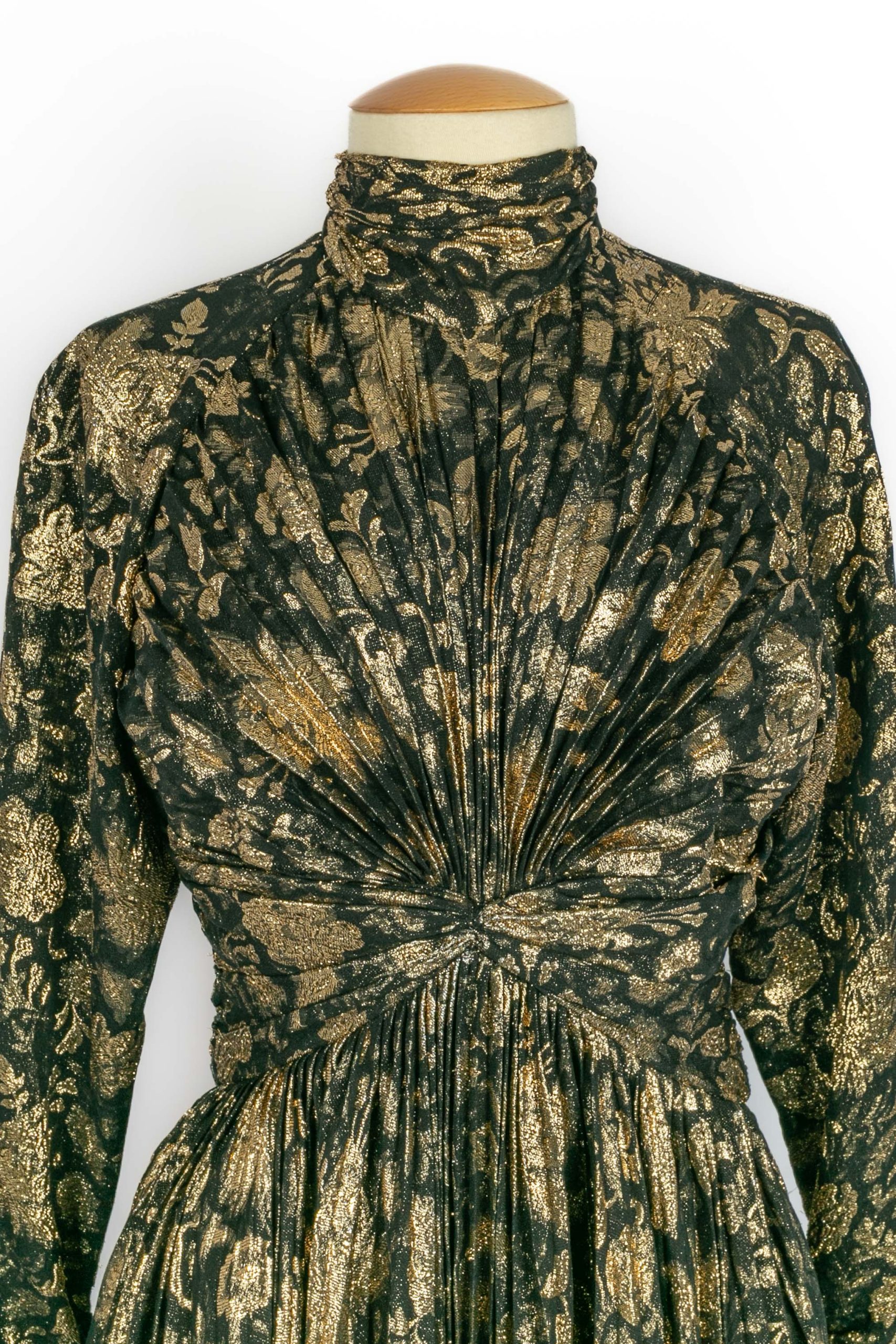 Robe en lamé Nina Ricci Haute Couture – Image 6