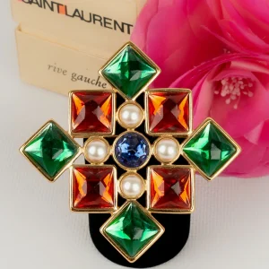 Broche pendentif Yves Saint Laurent