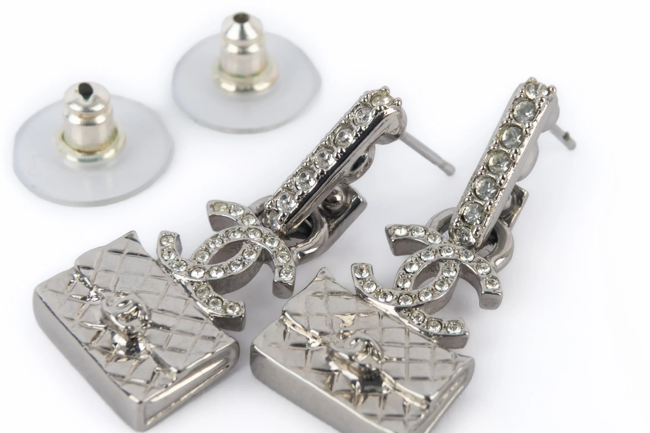 Boucles d'oreilles "flacon de parfum" Chanel 2023 – Image 5