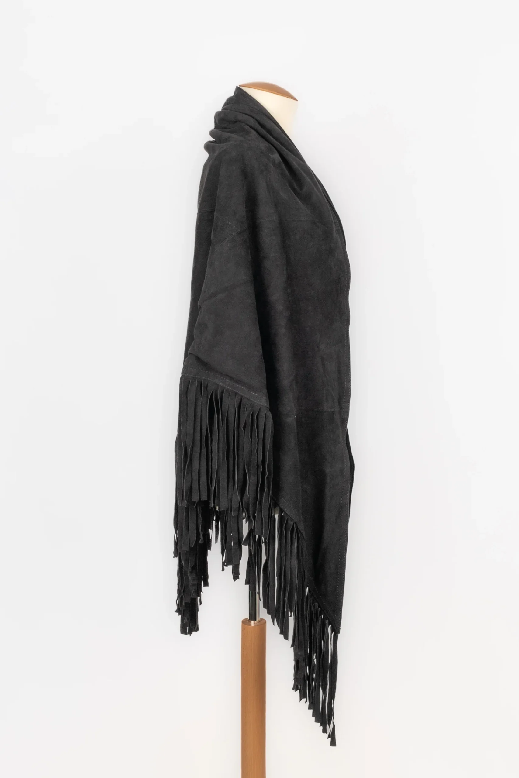 Cape en cuir Christian Lacroix – Image 3