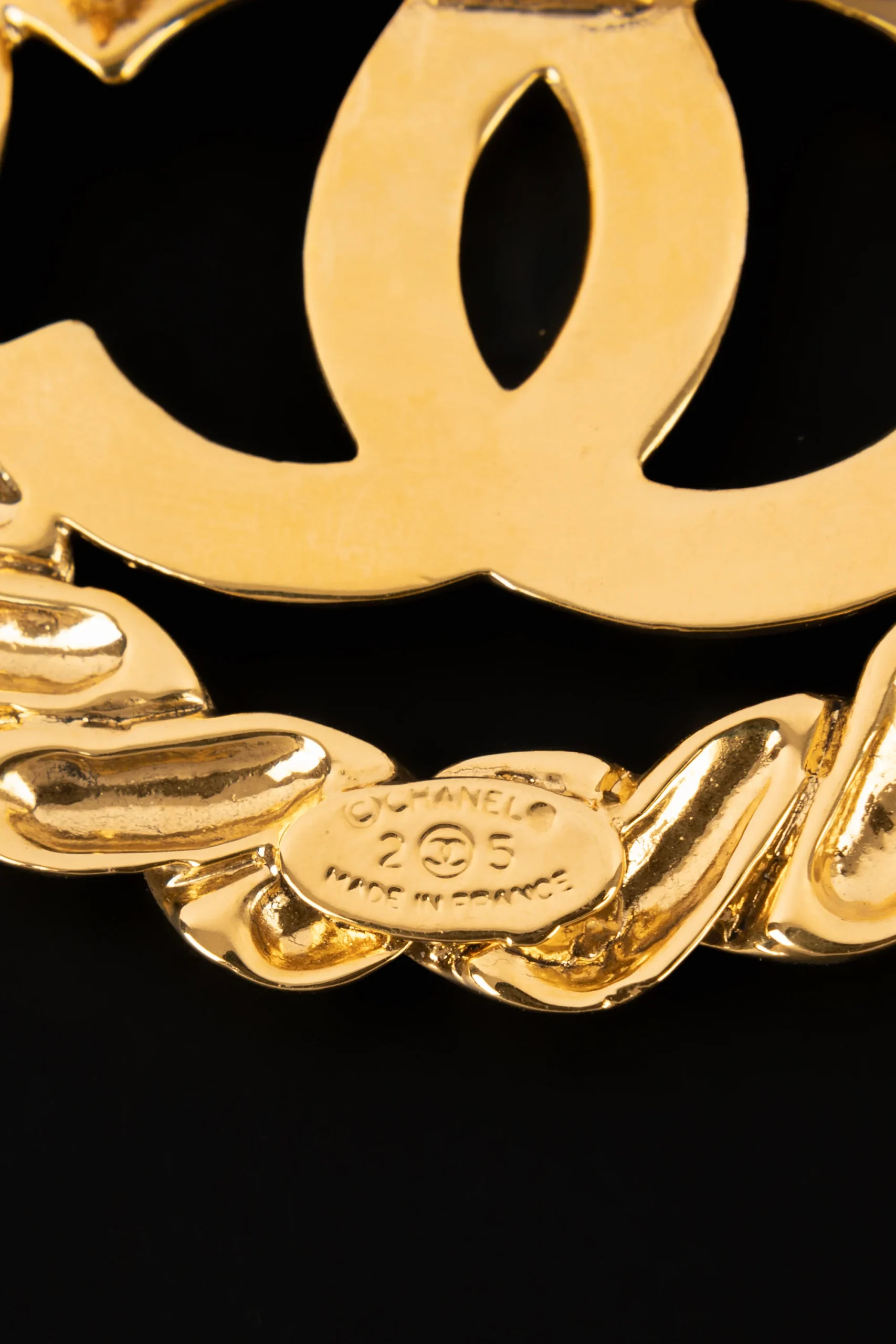 Broche en métal doré – Image 7