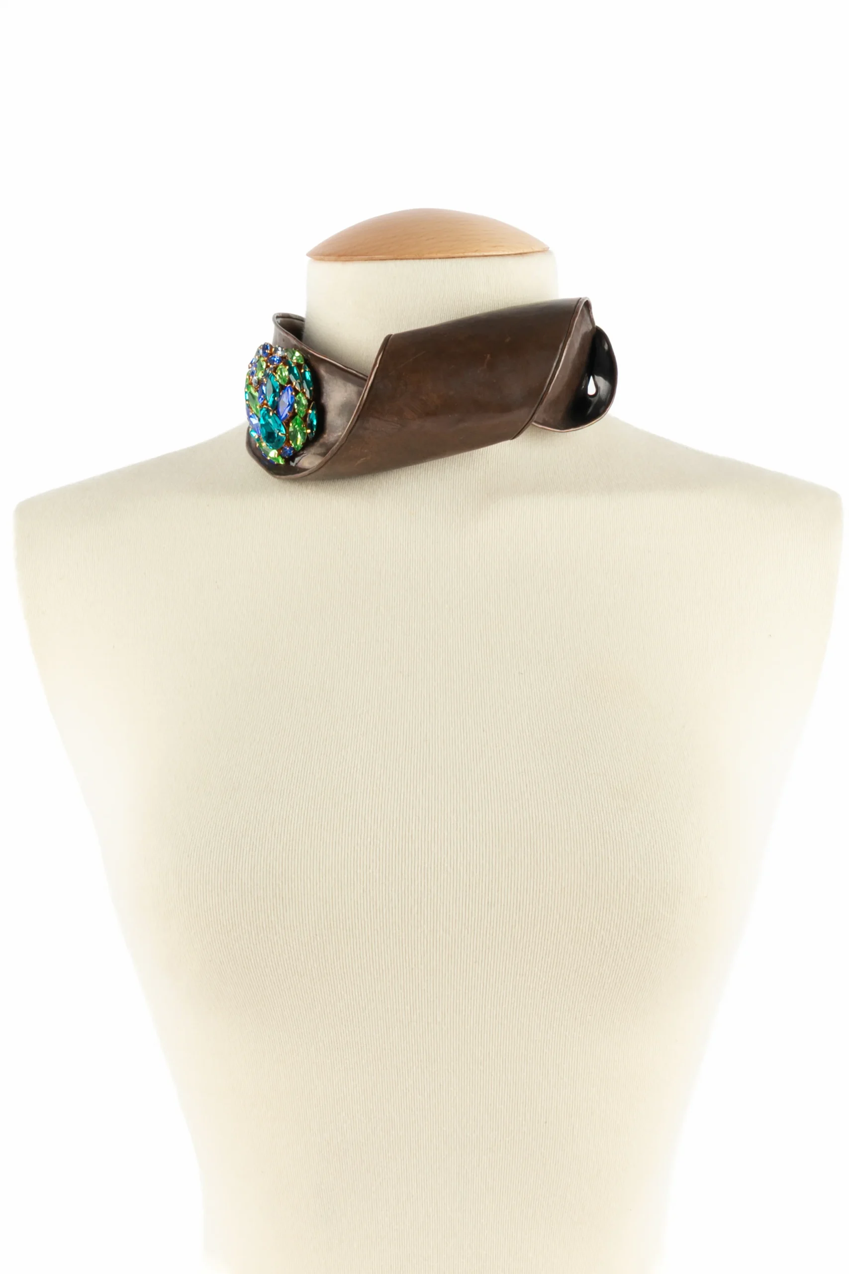 Collier torque Yves Saint Laurent Haute Couture 1980/1990 – Image 5