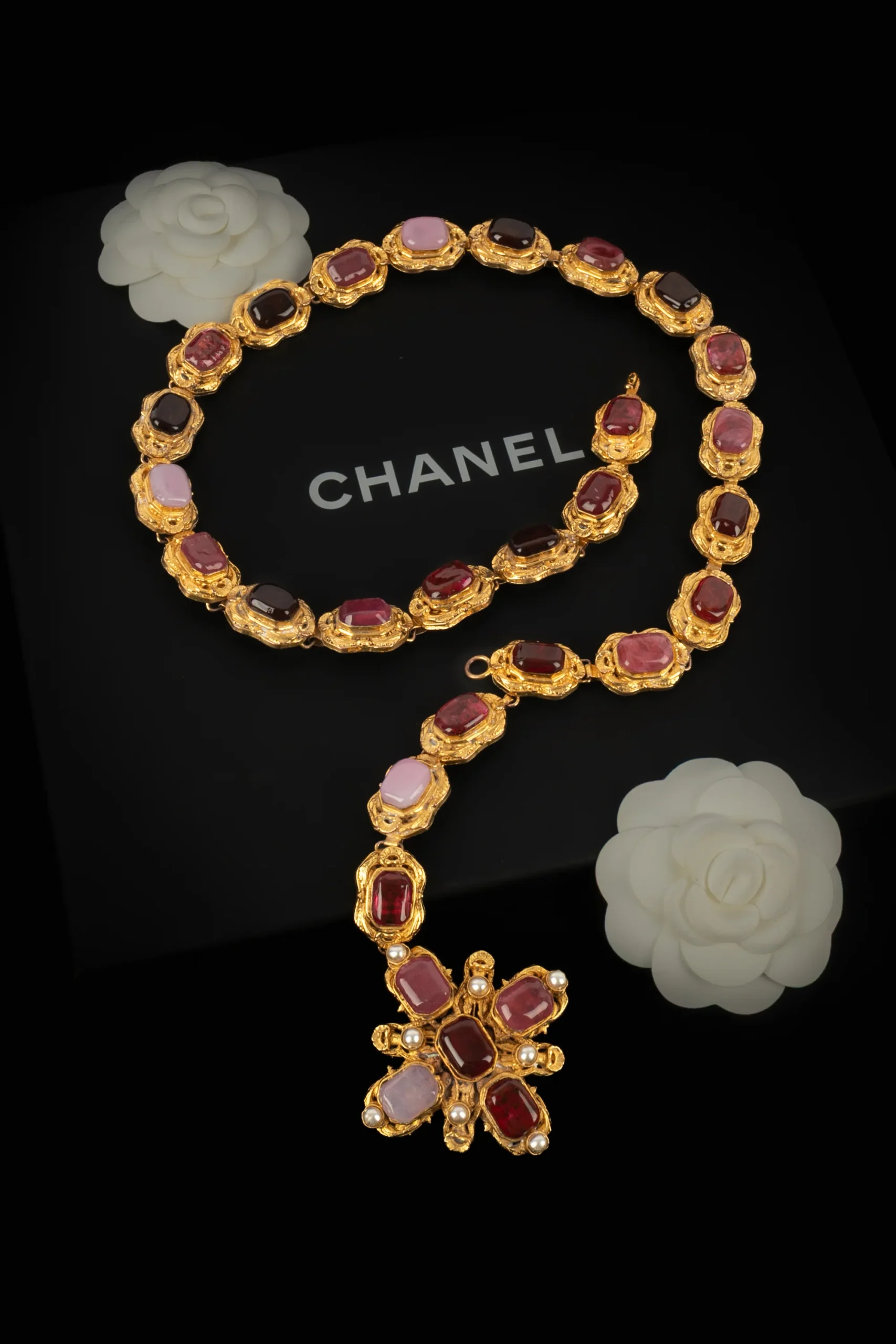 Collier croix Chanel Haute Couture 1992 – Image 2