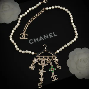 Collier cintre Chanel 2023