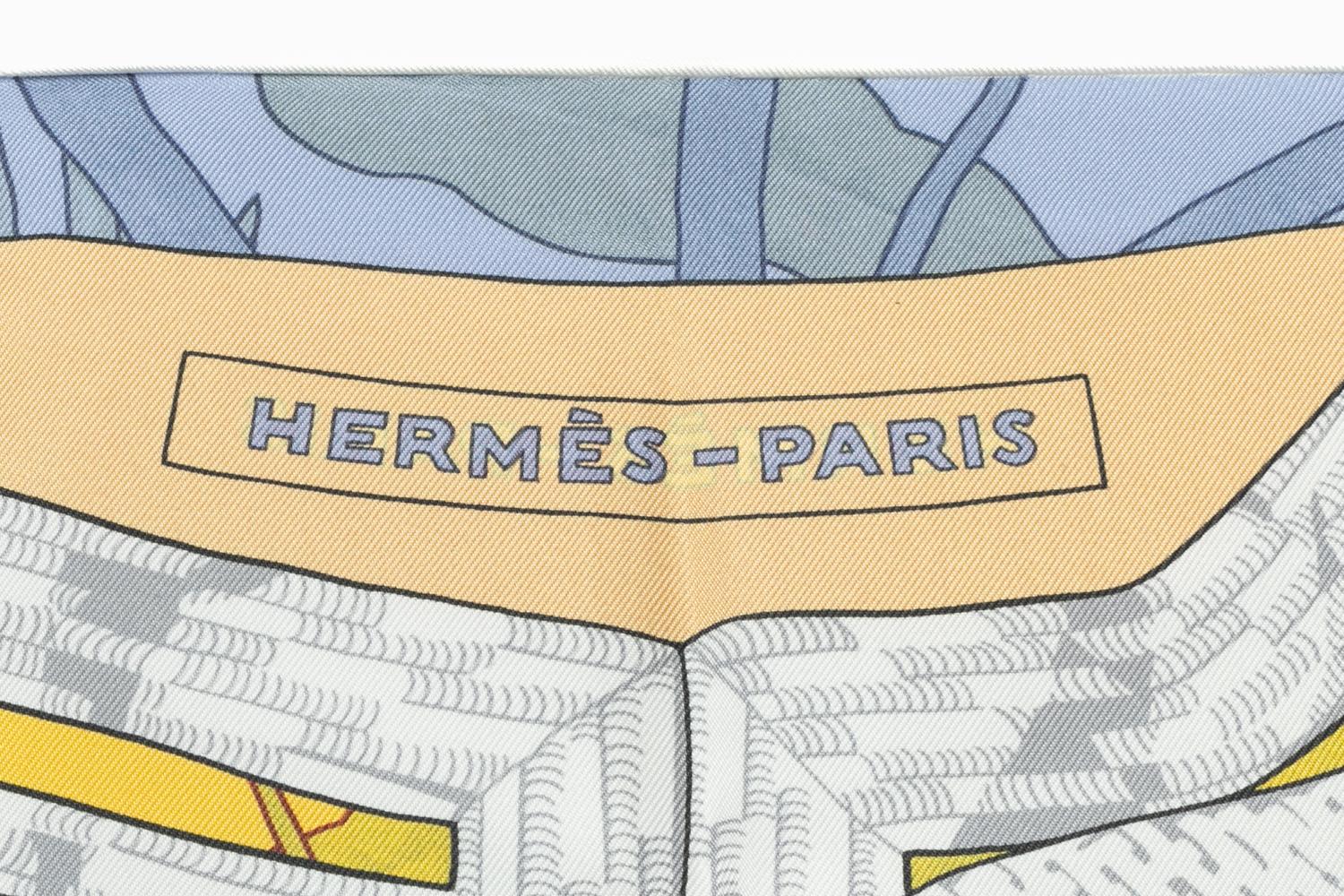 Foulard / Carré "Brandebourgs Fleuris" double face Hermès – Image 7