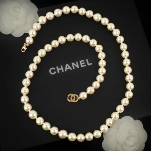 Collier de perles Chanel 2003