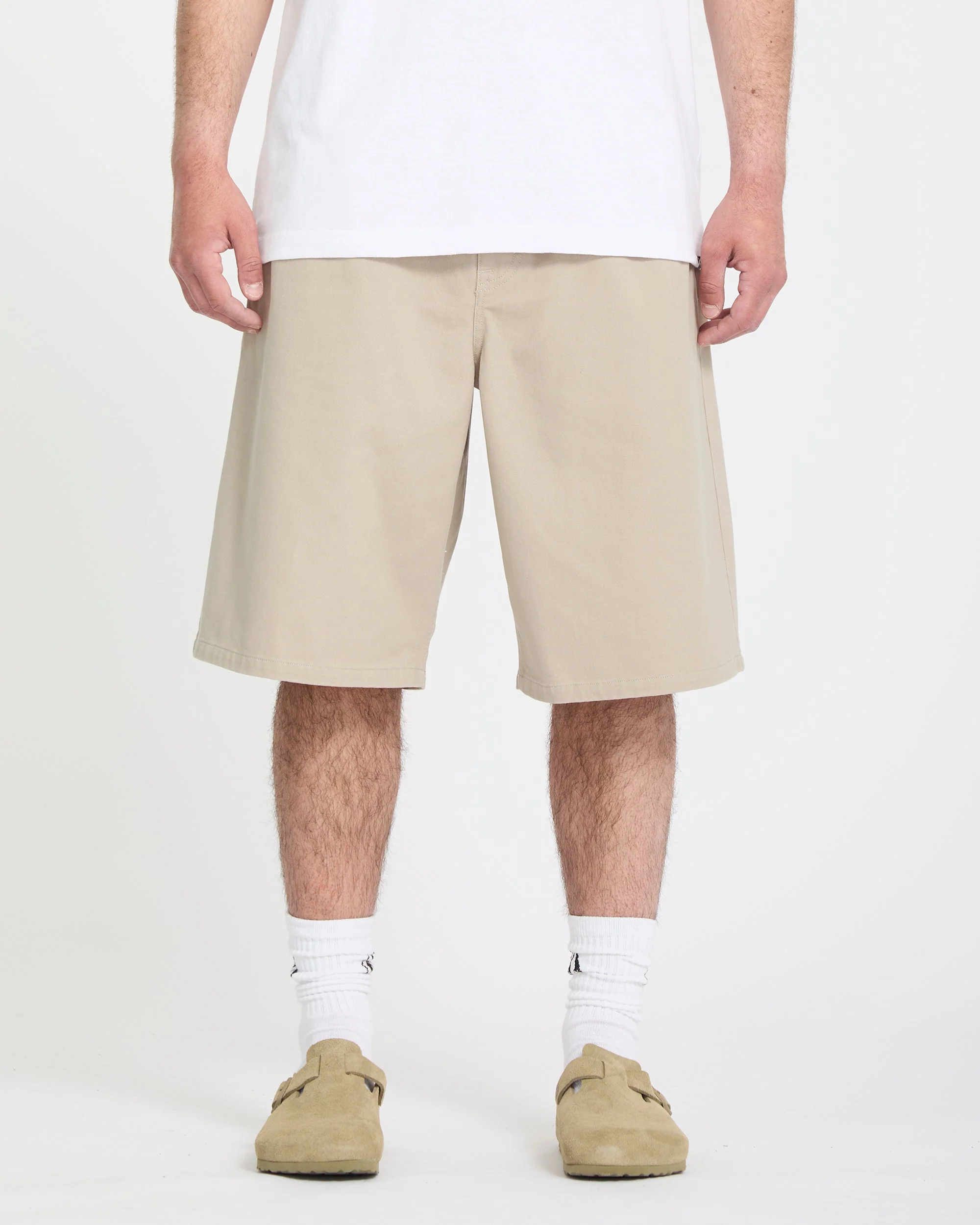 Short Chillow Pleat 24" chino - Light Khaki – Image 4