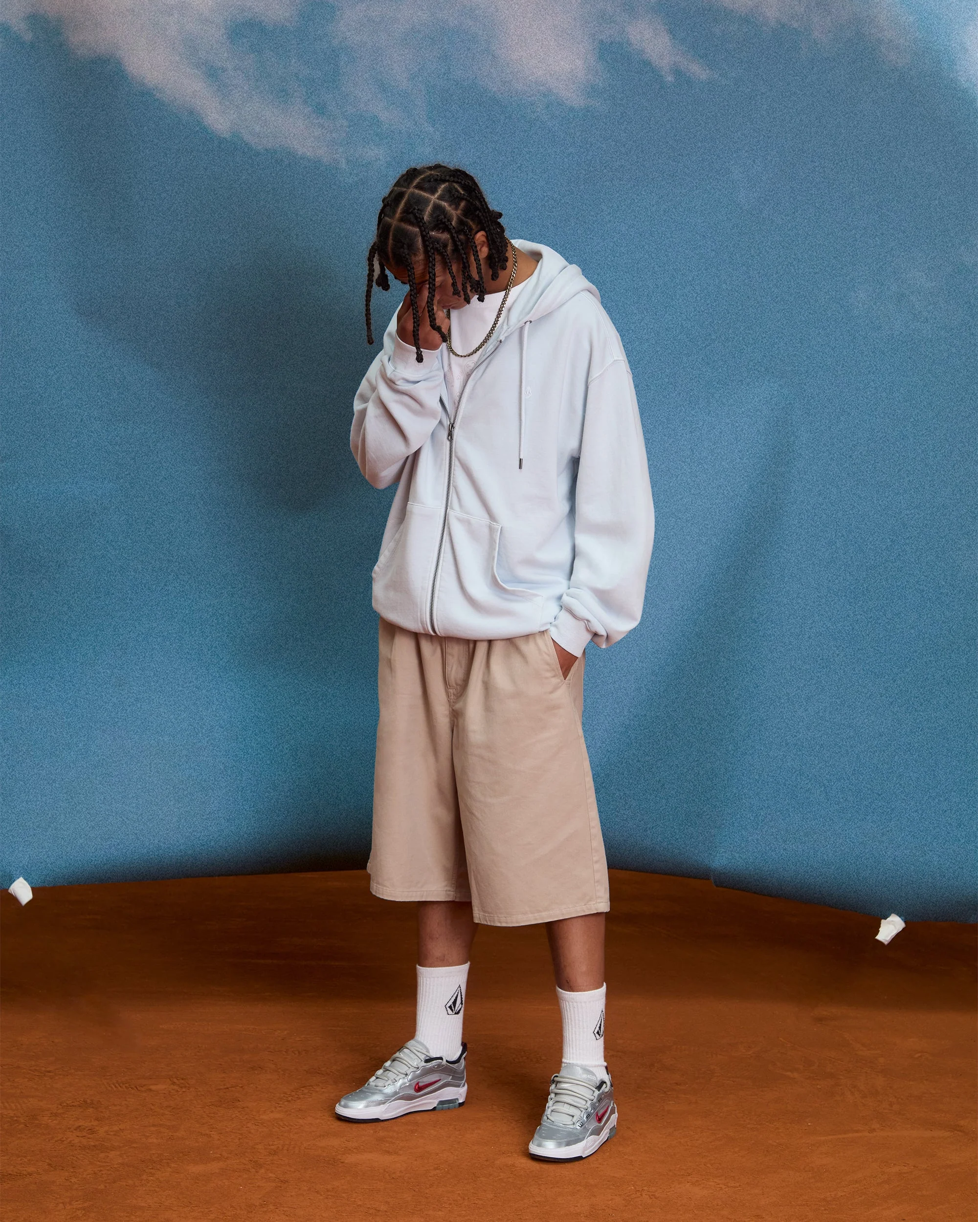 Short Chillow Pleat 24" chino - Light Khaki – Image 5