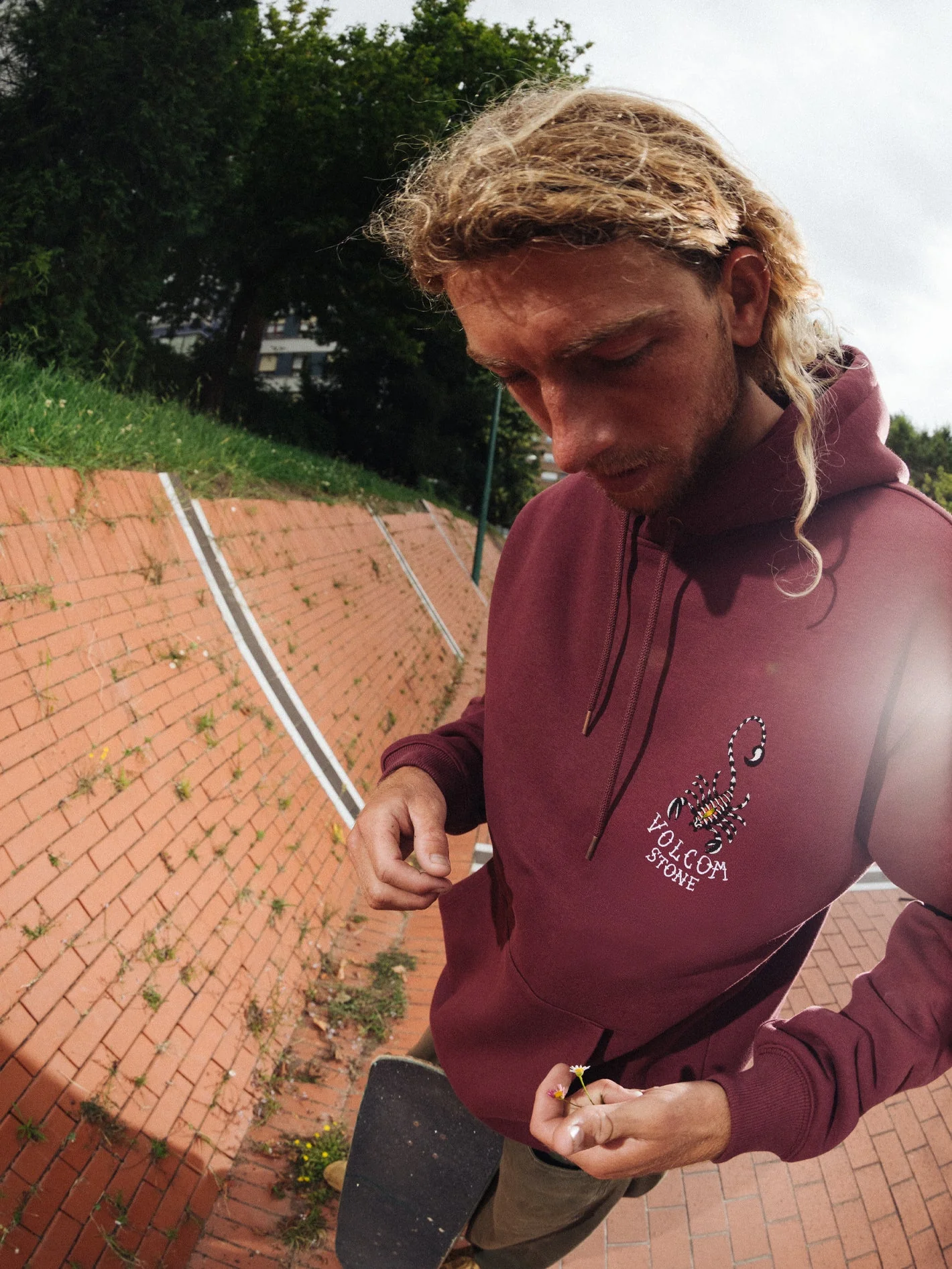 Sweat à capuche Lintell - MERLOT – Image 3