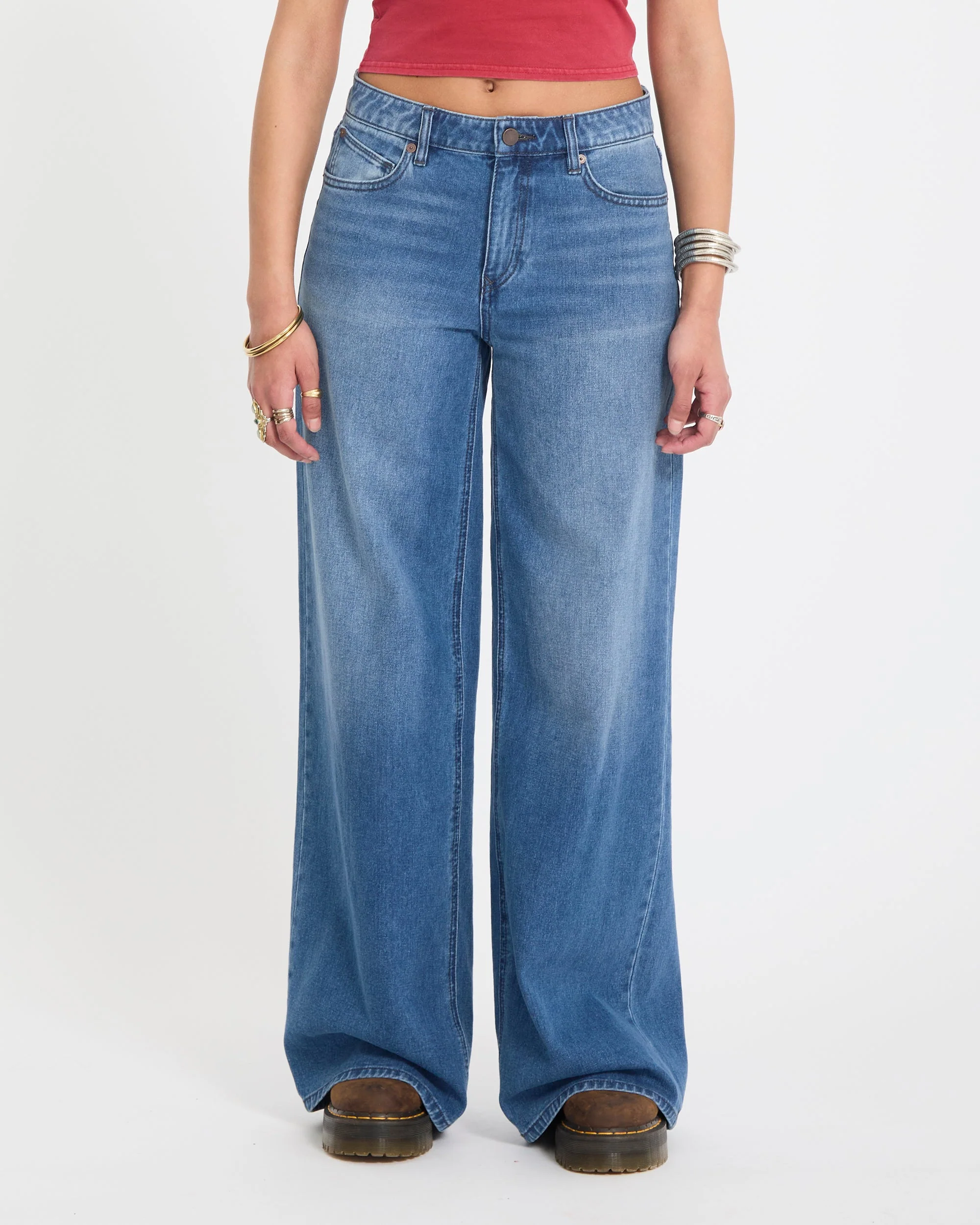 Jean Stoned Boyfriend Low Rise - Worn Light Blue – Image 7