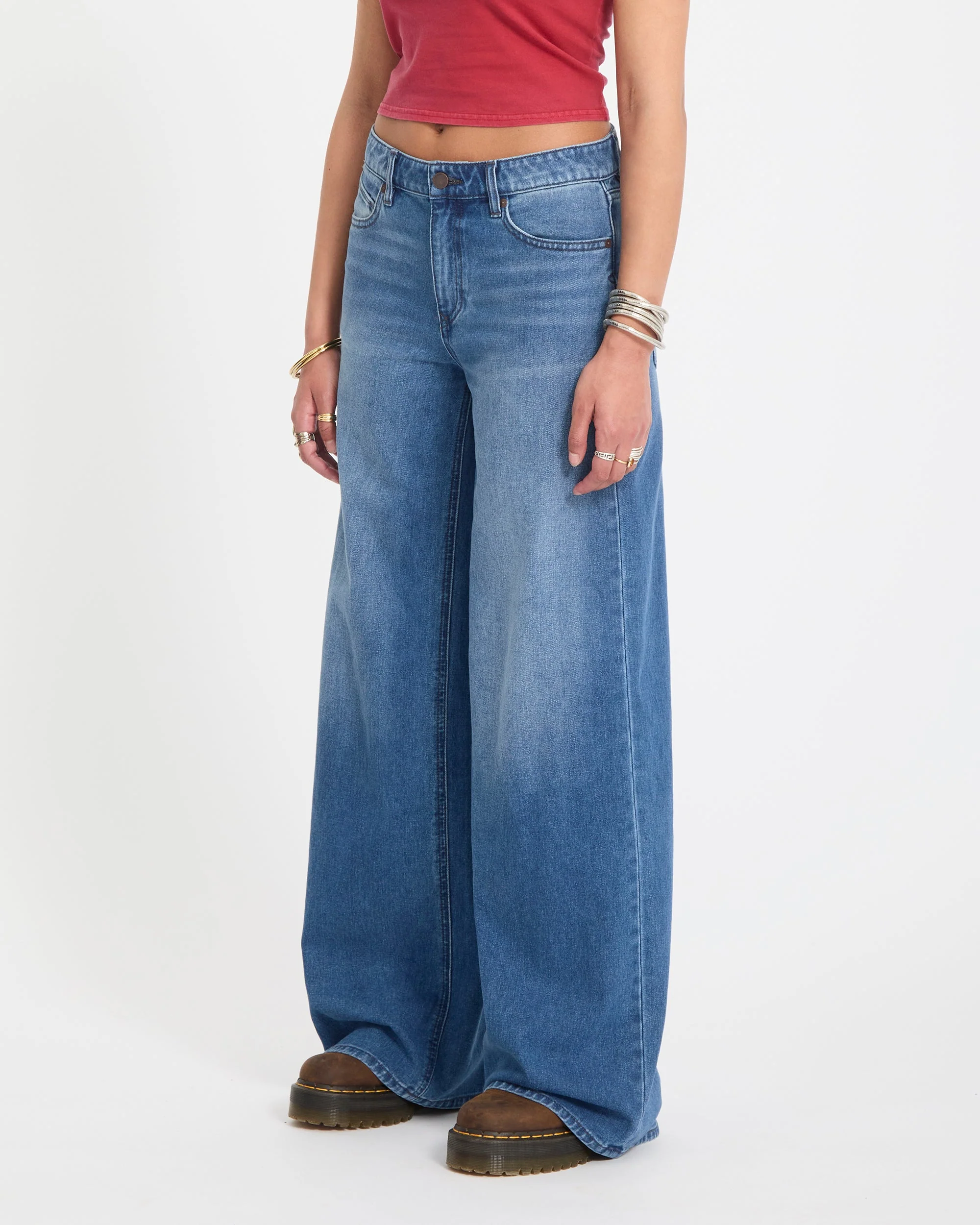 Jean Stoned Boyfriend Low Rise - Worn Light Blue – Image 4