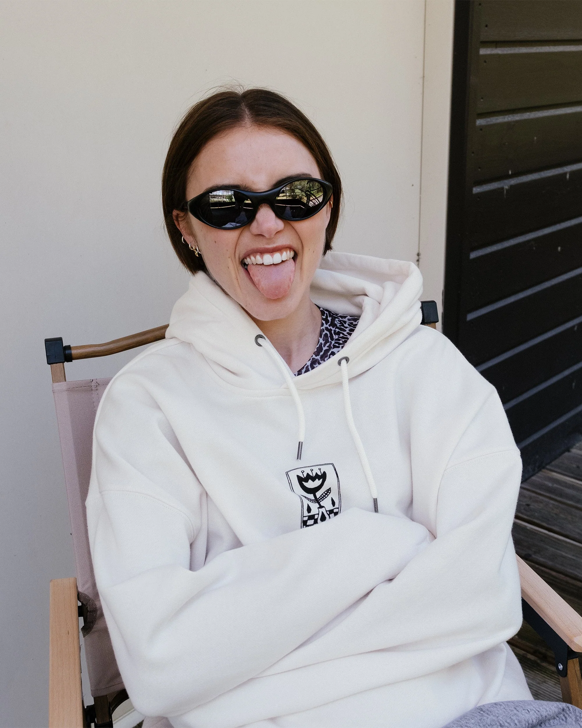 Sweat à capuche Radical Daze Up - Off White – Image 5