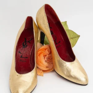 Chaussures dorées Yves Saint Laurent