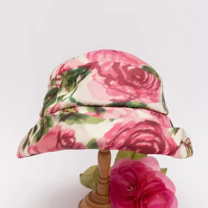 Chapeau en soie fleurie