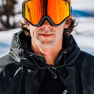 Masque de Snow Yae Gloss Black - Red Chrome