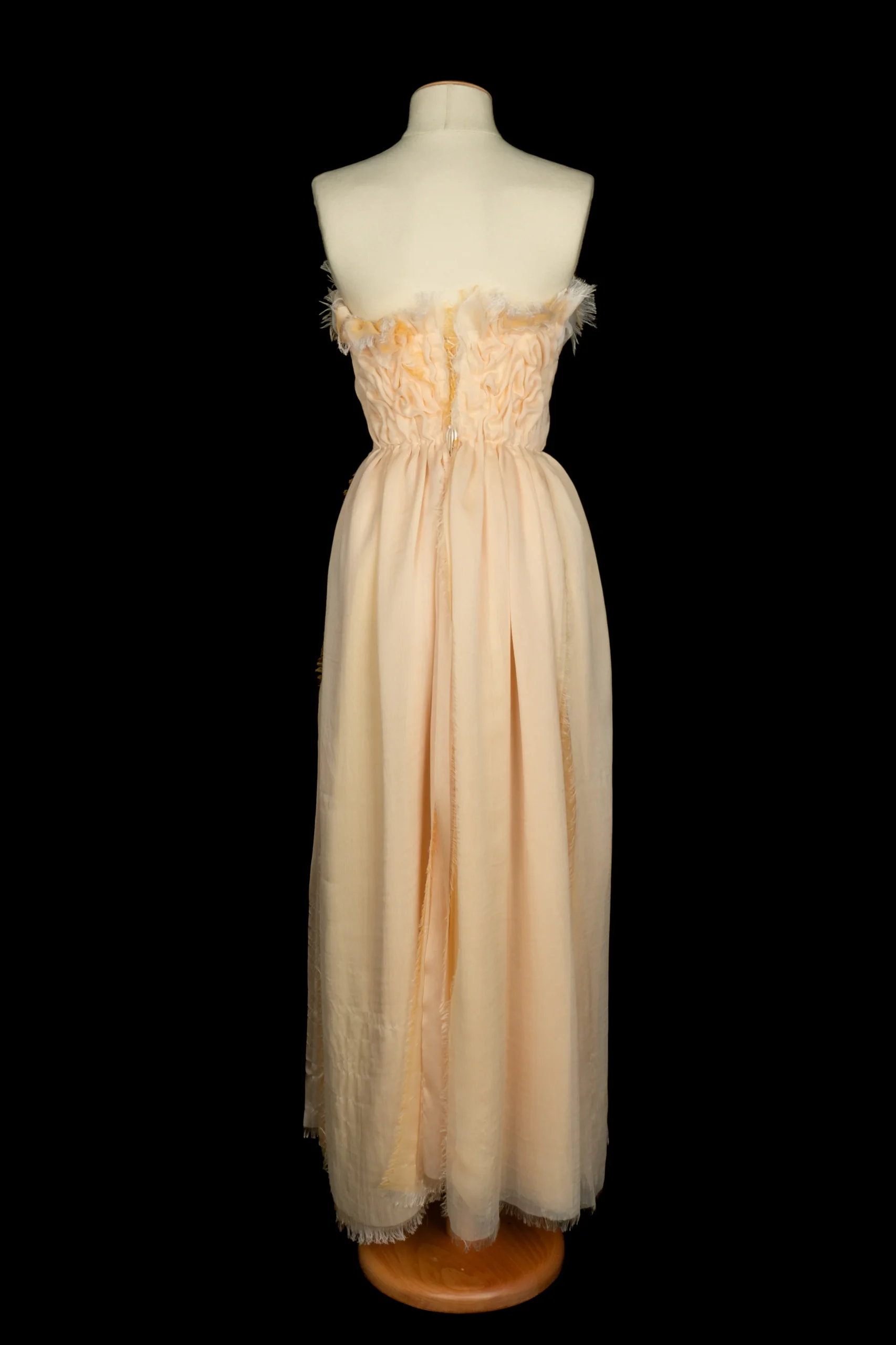 Robe "Symphonie Barbare" Franck Sorbier Printemps-Eté 2025 – Image 6