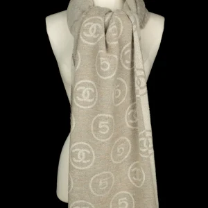 Écharpe à logo Chanel