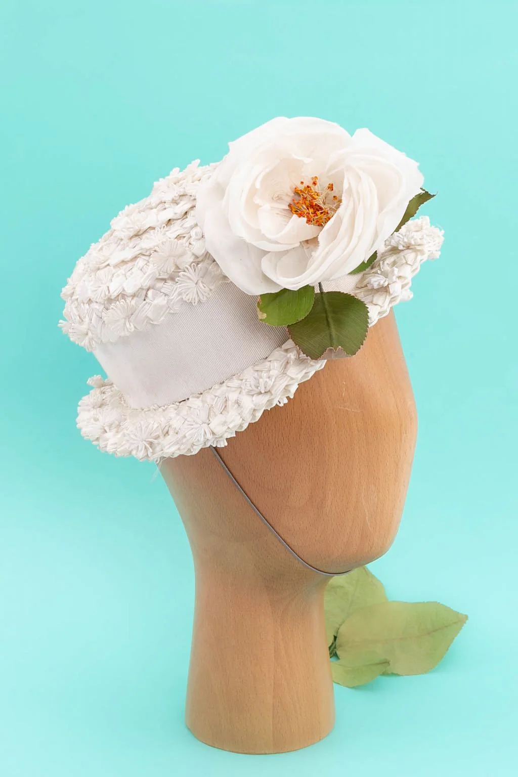 Chapeau en raphia blanc – Image 2