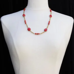 Collier en pâte de verre Chanel (Attribué à)