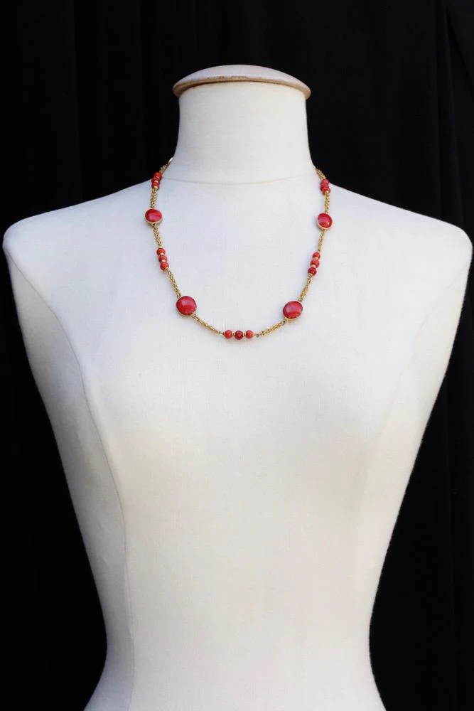 Collier en pâte de verre Chanel (Attribué à) – Image 2