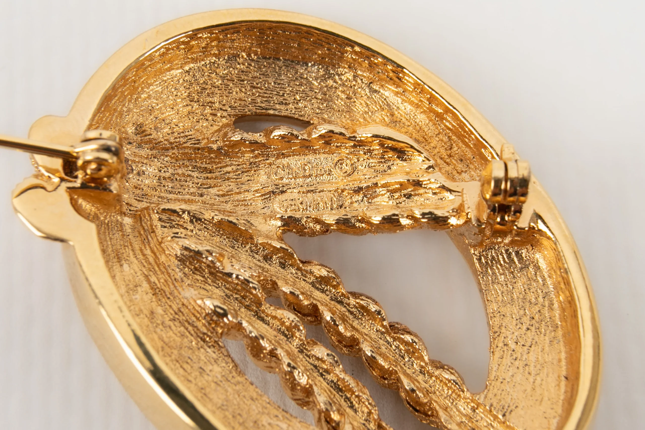 Broche en métal dor Dior – Image 8