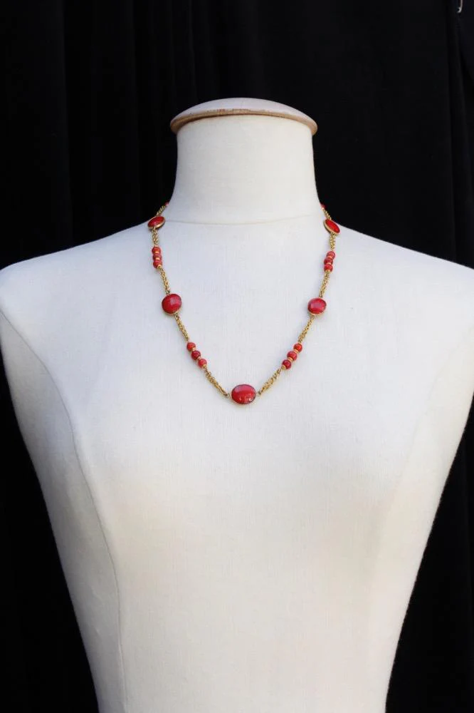 Collier en pâte de verre Chanel (Attribué à) – Image 3