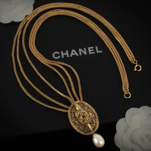 Collier Chanel époque Coco